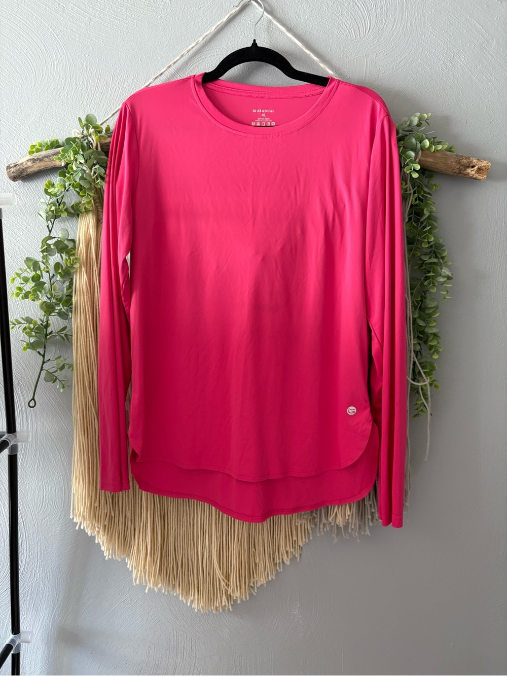 Women's Long-Sleeve Performance/Spf Active Tee in Hot Pink